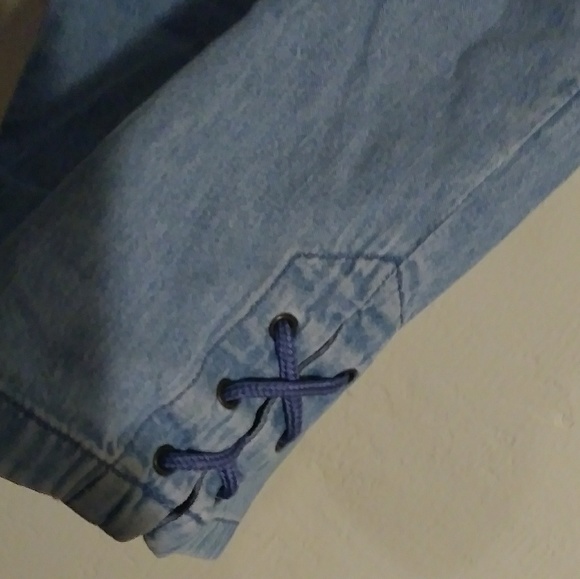 Jean capris - Picture 2 of 3